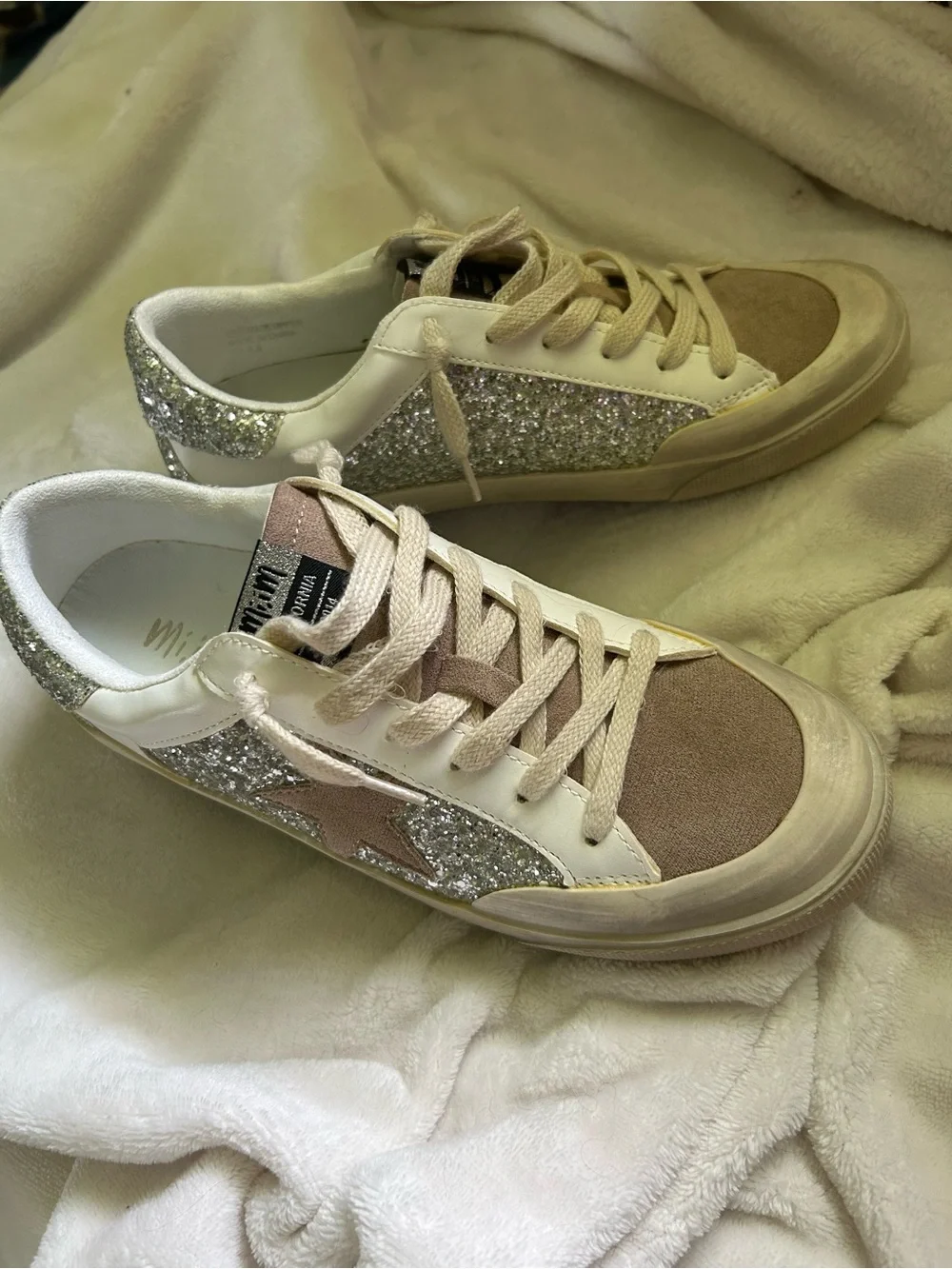 White Sneakers with Silver Glitter Panel and Beige Star Accent